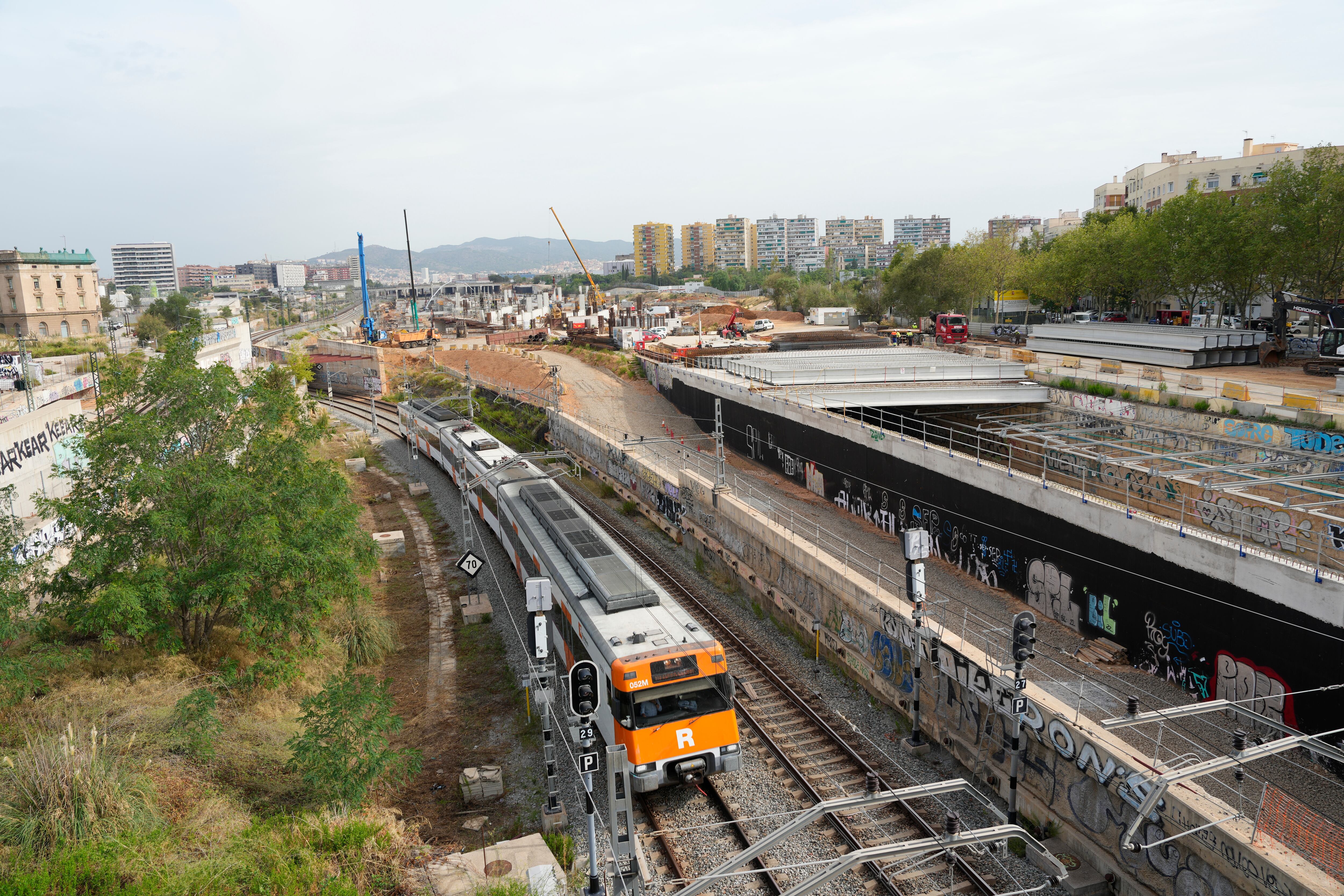 Los Mossos detienen ‘in fraganti’ a dos ladrones de cobre de las vías de la estación de la Sagrera