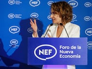 La candidata del PSOE a la presidencia de la Junta, María Jesús Montero, durante su intervención este martes en el desayuno informativo organizado por Nueva Economía Fórum en Sevilla.