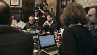 Joan Coscubiela junto a Albano Dante-Fachín en una reunión en el Parlament.