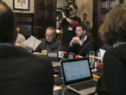 Joan Coscubiela junto a Albano Dante-Fachín en una reunión en el Parlament.