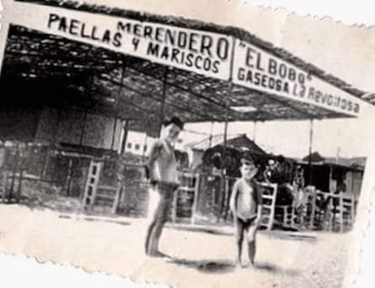 El merendero El Bobo, en la playa de la Malva-rosa de Valencia, hace 60 años, en una foto cedida por sus propietarios.