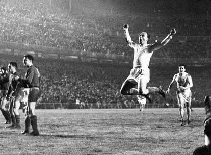 El hispano-argenitno del Real Madrid ha ganado el Balón de Oro dos veces, uno en 1957 y otra en 1959. En 1956 fue segundo.