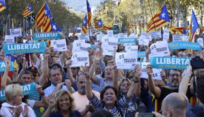 Manifestants als passeig de Gràcia de Barcelona.