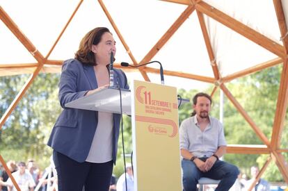 Ada Colau, en el acto con Pablo Iglesias.