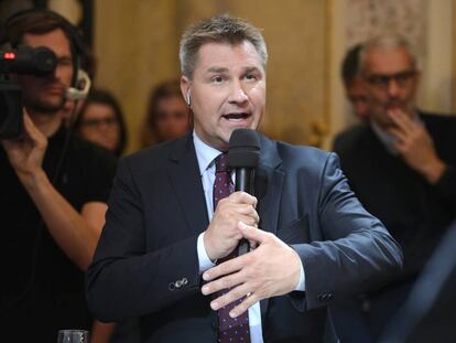 Toni Brunner, presidente del Partido Popular suizo (SVP), durante un discurso en el Parlamento en Berna.