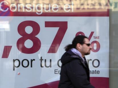 Anuncio del interés de un depósito en un banco de Madrid.