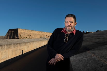 Gaspar Castromil, víctima de abusos en el colegio salesiano de Vigo, el viernes, en el mirador Baluard del Princep de Palma, ciudad donde vive en la actualidad.