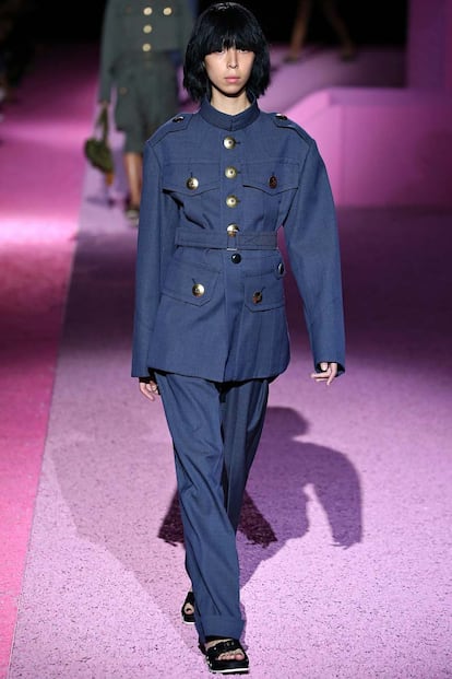 El uniforme militar de Marc Jacobs