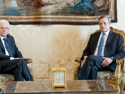 Sergio Matarella (izquierda) y Mario Draghi, el jueves en el palacio del Quirinal.