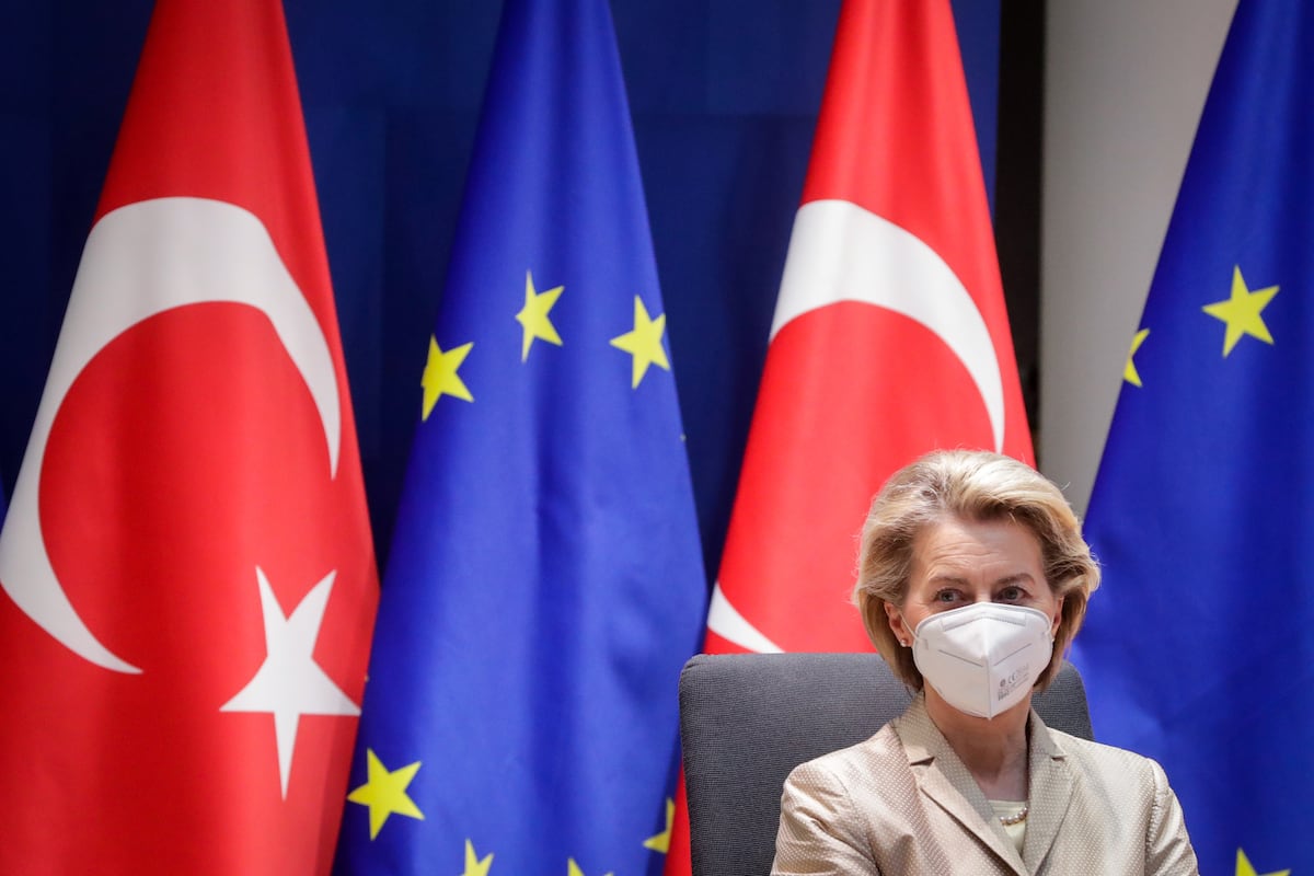 Bruselas amplía sus poderes para prohibir la exportación de vacunas ...