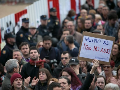 Concentración en contra de la tala de árboles por la ampliación de la línea 11 de metro del 18 de febrero de 2023.