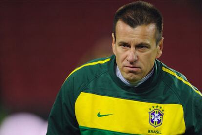 Dunga, durante el entrenamiento de ayer en el Ellis Park.