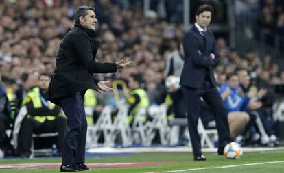 Ernesto Valverde, el pasado miércoles en el Bernabéu con Solari al fondo.