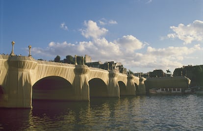 Proyecto de empaquetado de Pont-Neuf, en París en 1985.