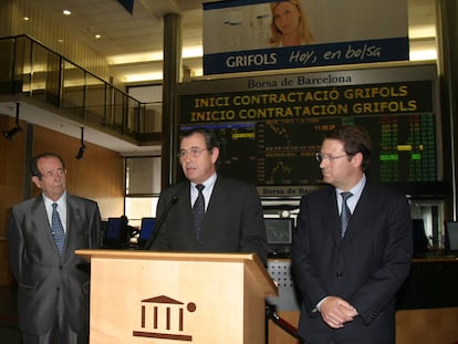 Acto protocolario de inicio de cotización de Grifols en la Bolsa de Barcelona, en 2006.