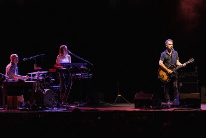 Jorge Drexler durante su actuación en los Jardins de Pedralbes