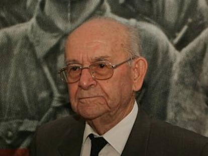 Virgilio Peña, en una imagen de 2005 en la exposición 'Imágenes y Memoria de Mauthausen', en Sevilla.