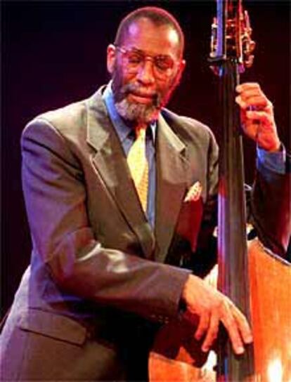 Ron Carter, durante su actuación en Vitoria.