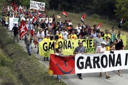 Manifestantes a favor del cierre de la central nuclear burgalesa, en una imagen de archivo. 