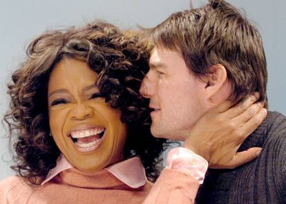 Oprah Winfrey y Tom Cruise durante una rueda de prensa. 