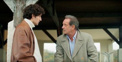 Louis Garrel y Vincent Lindon, en 'El segundo acto'.