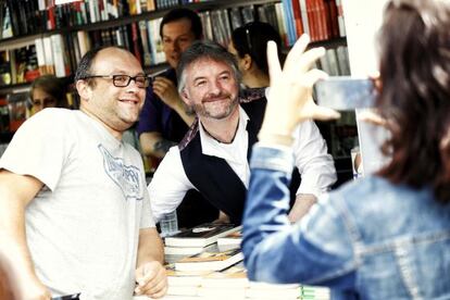 El escritor irlandés John Connolly en la Feria del Libro del Madrid