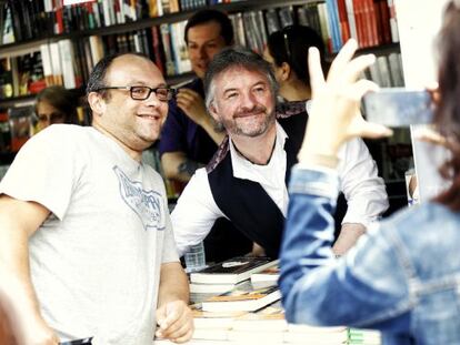 El escritor irlandés John Connolly en la Feria del Libro del Madrid