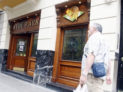 Vista exterior del Hyde Park, el bar que fue atracado la madrugada del pasado domingo.