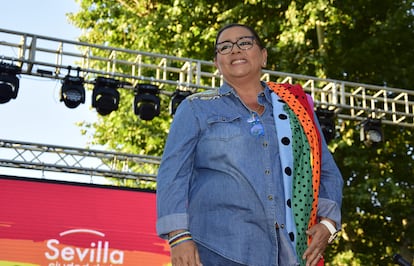 La cantante María del Monte, en el pregón del Orgullo en Sevilla, el 23 de junio.