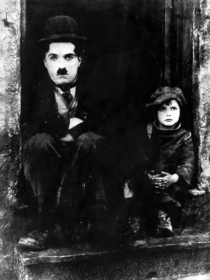 Charles Chaplin, Charlot, em um fotograma de 'O garoto' de 1921.