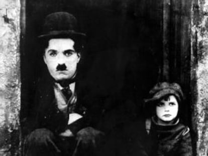 Charles Chaplin, Charlot, em um fotograma de 'O garoto' de 1921.