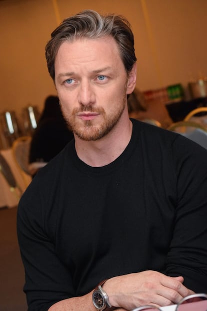 James McAvoy mide 1,70 metros. Y esa altura no es suficiente para convencer a los directores de casting. "Como soy un hombre bajito, a veces me han dicho que soy demasiado bajo para un papel", ha confesado el actor al diario 'The Telegraph'. McAvoy ha llegado incluso a pensar que no es lo "suficientemente guapo para interpretar a un personaje".