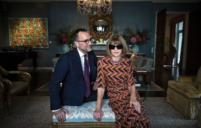 Wintour with US embassador to Spain, James Costos.