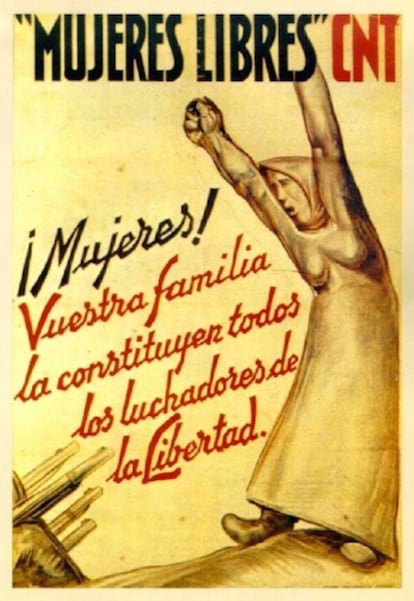 <strong>Quem.</strong> Mulheres anarquistas que lutaram no mesmo nível que seus companheiros homens na década de 1930 por aquilo que acreditavam ser justo para a sociedade.</p> <strong> Como foram silenciadas.</strong> As próprias organizações anarquistas que defendiam uma sociedade igualitária, sem estratos, hierarquias ou diferenciações, desconfiavam das mulheres e as desprezavam. “Os homens não entendiam que as mulheres pudessem criar organizações especificamente delas. E isso não ocorreu apenas com o anarquismo, mas também com o comunismo e o socialismo, que abandonaram a questão das mulheres no dia seguinte à Revolução. Os feminismos aparecem porque há uma desconfiança das mulheres operárias em relação às próprias organizações, que as ignoravam. Por exemplo, os sindicatos se reuniam à noite. As mulheres operárias não participavam dessas reuniões porque estavam cuidando dos filhos”, explica ao site Anarquismo a professora Dolors Marín, que começou a pesquisar a história do anarquismo com 17 anos. Na década de 1930, na Espanha, as mulheres foram obrigadas a criar organizações femininas para lutar para que as mulheres pudessem ter uma educação e um trabalho iguais. A Mujeres Libres – a primeira organização autônoma, proletária e feminista que surgiu na Espanha – tinha a missão de acabar com a tripla escravidão das mulheres em relação à ignorância, ao capital e aos homens.</p>Na imagem, um cartaz da organização Mujeres Libres