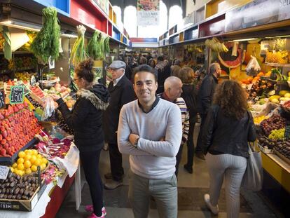 Pablo Vazquez, de la empresa Spain Food Sherpas, en el Mercado Central de Málaga.