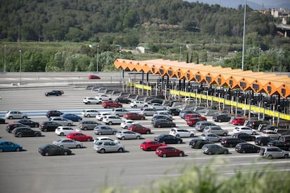 Un peatge de l'autopista AP-7.