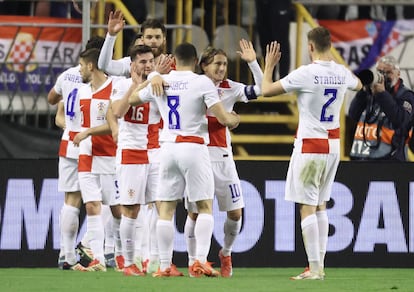 Ante Budimir celebra su gol ante Francia con sus compañeros este jueves.