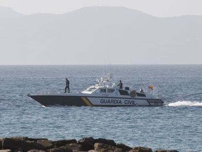 Una patrullera de la Guardia Civil vigila el estrecho de Gibraltar en una imagen de archivo.