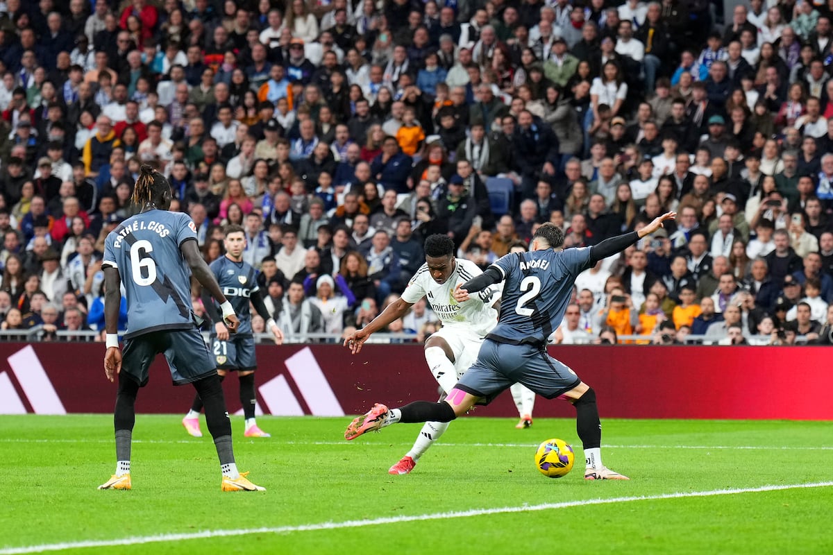 Vinicius y Mbappé afinan para el derbi en la victoria del Real Madrid ...