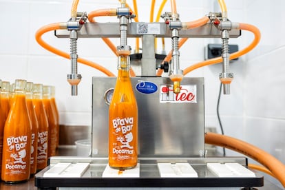 Fábrica de salsas del bar Docamar, especializado en patatas bravas.