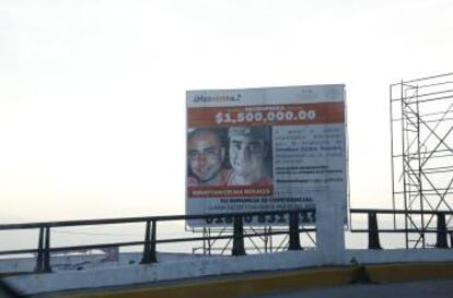 El cartel de un desaparecido en una avenida del Puerto de Veracruz.