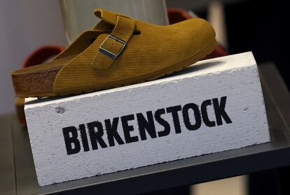 Un calzado de Birkenstock en una tienda de Londres.