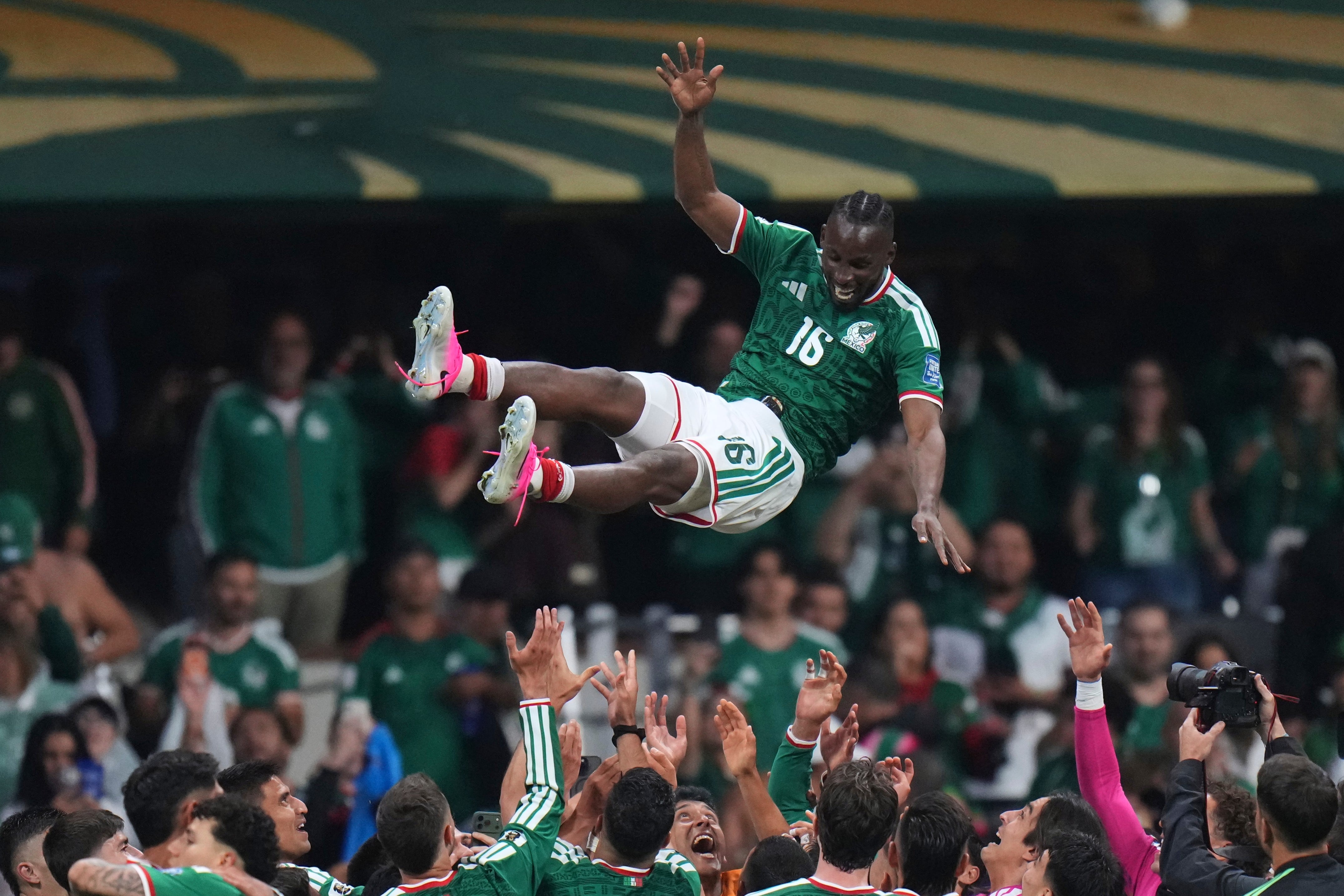 Mr. Quiñones, el hombre gol de México