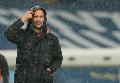 Guardiola durante el último partido del Manchester City.