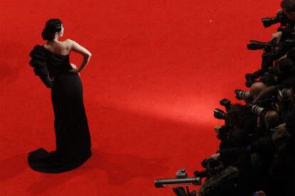 La actriz china Yu Nan, miembro del jurado de la Berlinale, a su llegada al pase inaugural.