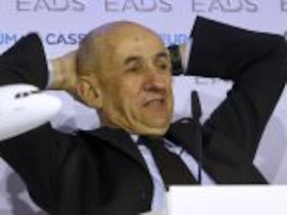 Louis Gallois, consejero delegado de EADS, tras presentar los resultados de 2011