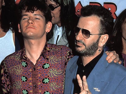 Zak Starkey y su padre, Ringo Starr, en 1992.