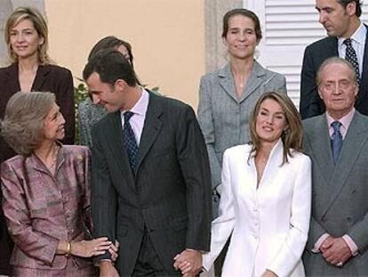 La Reina se ha mostrado muy afectuosa con el Príncipe, continuamente cogido de la mano de Letizia Ortiz.