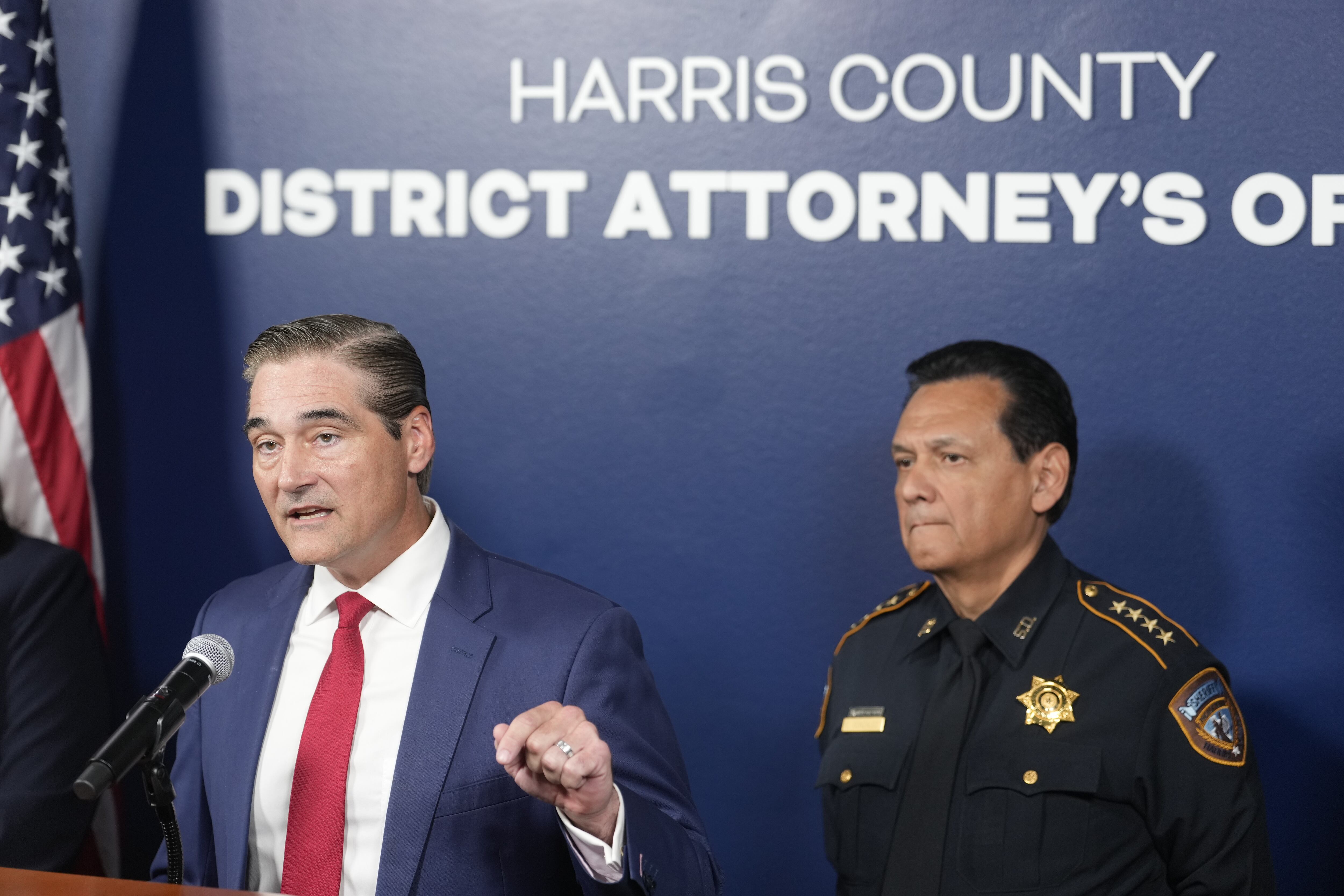 Imputado el agente del ICE que atropelló a un inmigrante mexicano en Houston mientras buscaba a un hombre fallecido