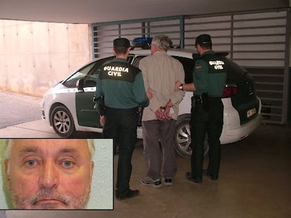 La Guardia Civil traslada a Mark Frost tras su arresto en 2016.